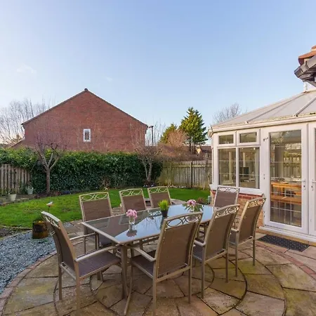 Redgrave Detached With Free Parking 4 Minutes From Walls York