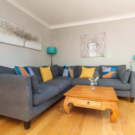 Redgrave Detached With Free Parking 4 Minutes From Walls
