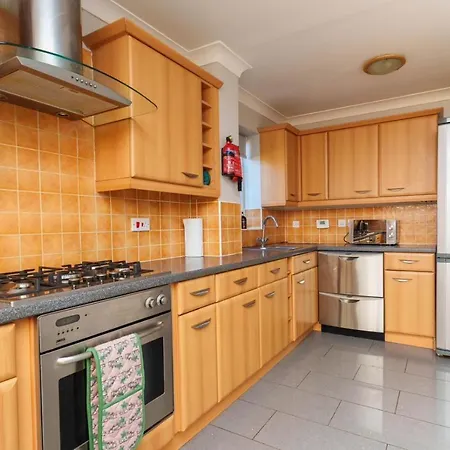 Redgrave Detached With Free Parking 4 Minutes From Walls *