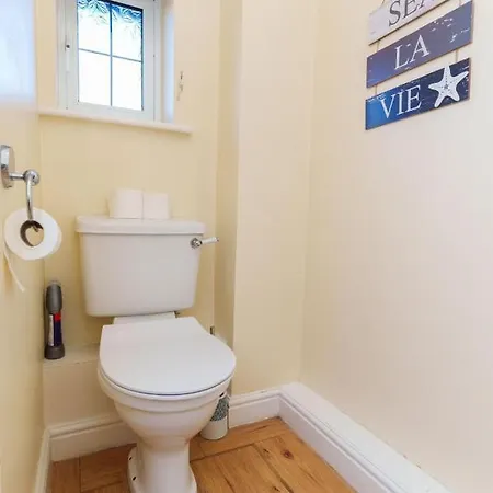 Redgrave Detached With Free Parking 4 Minutes From Walls Holiday home York
