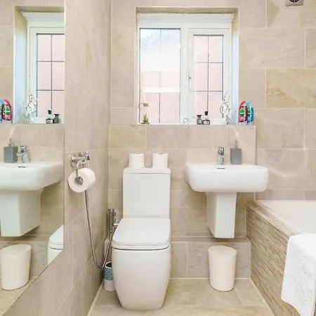 Redgrave Detached With Free Parking 4 Minutes From Walls *